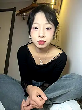 Snapshot of jingjing005 chatting on 4, 12, 2025 jingjing005 online show from 4, 12, 2025