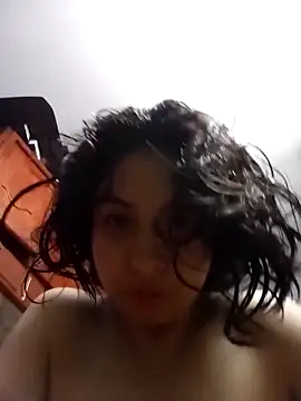 Snapshot of Syndel23 chatting on 13, 11, 2025 Syndel23 online show from 13, 11, 2025