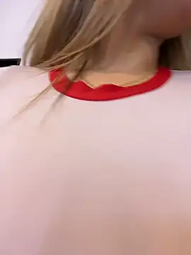 Snapshot of AngelBlushXXX chatting on 11, 11, 2025 AngelBlushXXX online show from 11, 11, 2025