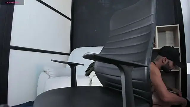 leostorm  online show from 12, 9, 2025