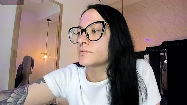 Snapshot of Zami_Escobar_of chatting on 18, 11, 2025 Zami Escobar of online show from 18, 11, 2025