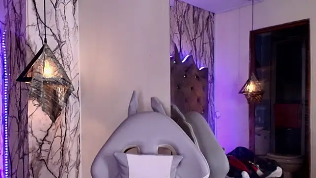 Zami Escobar of online show from 12, 3, 2026