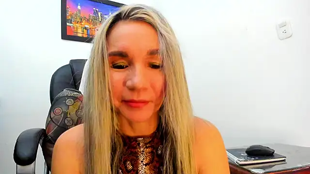 Snapshot of Ms_lunaRose chatting on 18, 9, 2025 Ms lunaRose online show from 18, 9, 2025