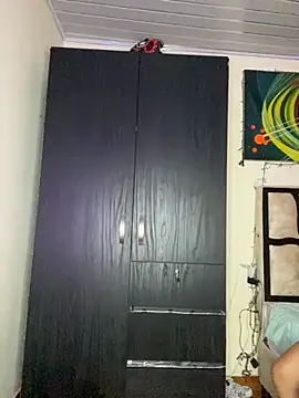 Snapshot of Nezuko-uWux chatting on 2, 10, 2025 Nezuko-uWux online show from 2, 10, 2025