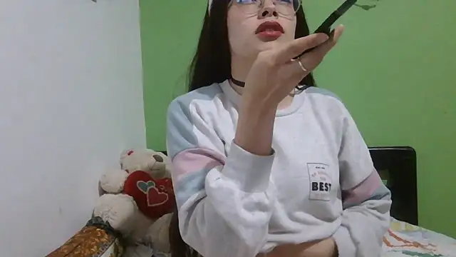 Snapshot of Kylie_Rivers chatting on 18, 12, 2025 Kylie Rivers online show from 18, 12, 2025