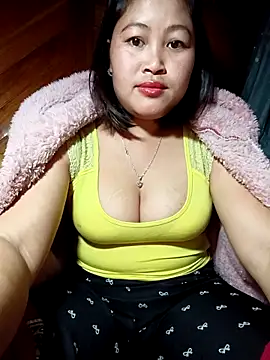 Snapshot of maycuc123 chatting on 14, 12, 2025 maycuc123 online show from 14, 12, 2025