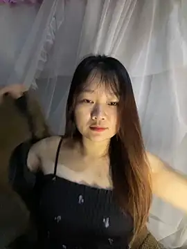 Hinne07 online show from 4, 12, 2025