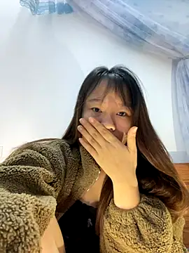 Hinne07 online show from 4, 12, 2025