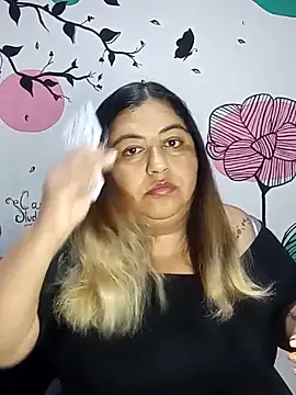 Snapshot of curvy_diva_ chatting on 15, 9, 2025 curvy diva online show from 15, 9, 2025