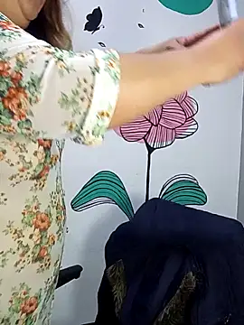 Snapshot of curvy_diva_ chatting on 21, 9, 2025 curvy diva online show from 21, 9, 2025