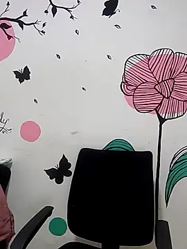 Snapshot of curvy_diva_ chatting on 4, 10, 2025 curvy diva online show from 4, 10, 2025