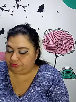 Snapshot of curvy_diva_ chatting on 9, 10, 2025 curvy diva online show from 9, 10, 2025