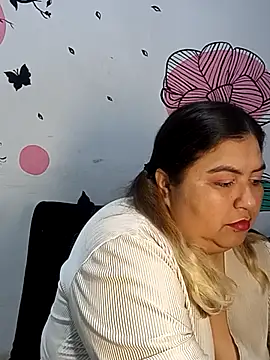 Snapshot of curvy_diva_ chatting on 14, 10, 2025 curvy diva online show from 14, 10, 2025