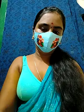 Snapshot of mini-queen chatting on 15, 9, 2025 mini-queen online show from 15, 9, 2025