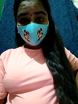 Snapshot of mini-queen chatting on 26, 9, 2025 mini-queen online show from 26, 9, 2025