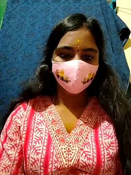 Snapshot of mini-queen chatting on 26, 10, 2025 mini-queen online show from 26, 10, 2025