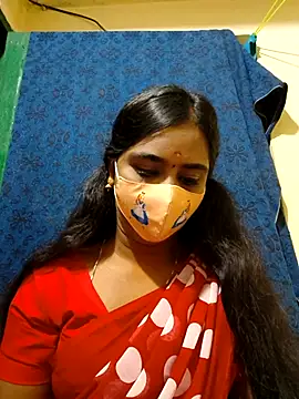 Snapshot of mini-queen chatting on 3, 11, 2025 mini-queen online show from 3, 11, 2025