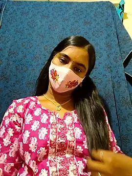 Snapshot of mini-queen chatting on 13, 1, 2026 mini-queen online show from 13, 1, 2026