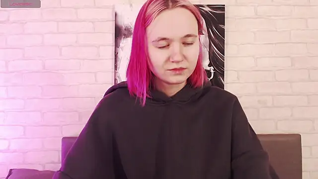 Ericha Stone online show from 30, 9, 2025