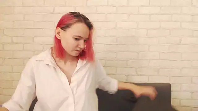 Ericha Stone online show from 2, 12, 2025