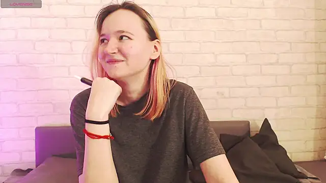 Ericha Stone online show from 9, 4, 2026