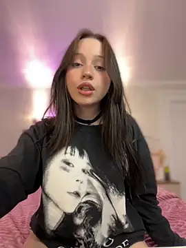 Snapshot of YourLittleDevil chatting on 24, 9, 2025 YourLittleDevil online show from 24, 9, 2025