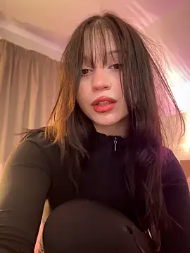 Snapshot of YourLittleDevil chatting on 8, 10, 2025 YourLittleDevil online show from 8, 10, 2025