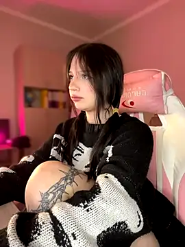 Snapshot of YourLittleDevil chatting on 19, 10, 2025 YourLittleDevil online show from 19, 10, 2025