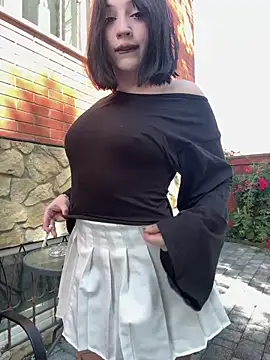 YourLittleDevil online show from 18, 6, 2026
