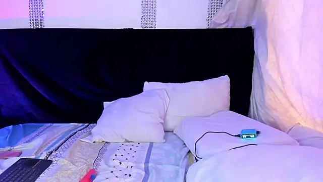 VeronicaSaenzx online show from 14, 4, 2026