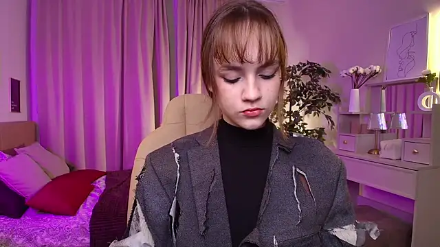 Snapshot of Jamie_Chung chatting on 4, 12, 2025 Jamie Chung online show from 4, 12, 2025