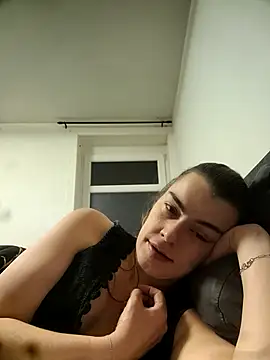 Carolinemiam online show from 27, 11, 2025