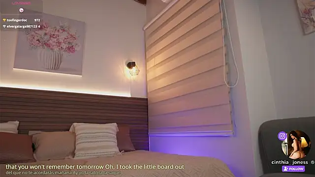 Snapshot of cinthia_jones2 chatting on 9, 10, 2025 cinthia jones2 online show from 9, 10, 2025