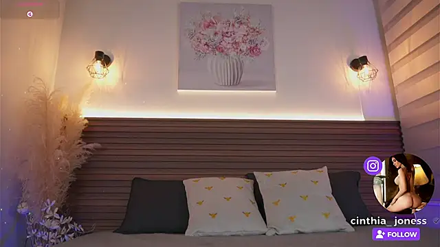 Snapshot of cinthia_jones2 chatting on 6, 11, 2025 cinthia jones2 online show from 6, 11, 2025