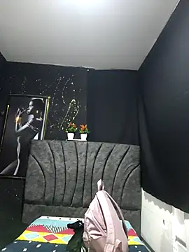 Snapshot of AmberGold- chatting on 19, 9, 2025 AmberGold- online show from 19, 9, 2025