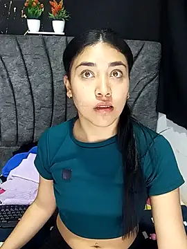 Snapshot of AmberGold- chatting on 23, 9, 2025 AmberGold- online show from 23, 9, 2025