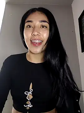 Snapshot of AmberGold- chatting on 26, 10, 2025 AmberGold- online show from 26, 10, 2025