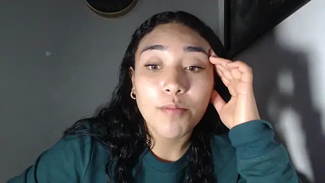 Snapshot of AmberGold- chatting on 11, 11, 2025 AmberGold- online show from 11, 11, 2025