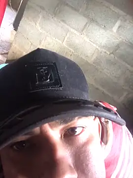 Snapshot of tattoos22 chatting on 10, 9, 2025 tattoos22 online show from 10, 9, 2025