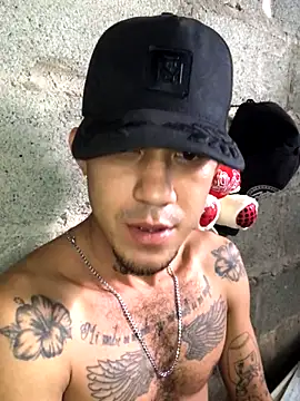 Snapshot of tattoos22 chatting on 26, 10, 2025 tattoos22 online show from 26, 10, 2025