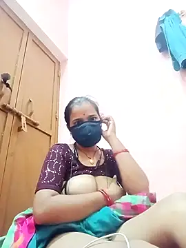 Snapshot of malteejat chatting on 10, 9, 2025 malteejat online show from 10, 9, 2025