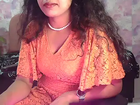 Snapshot of shaalu_sharma chatting on 18, 9, 2025 shaalu sharma online show from 18, 9, 2025