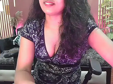 Snapshot of shaalu_sharma chatting on 15, 10, 2025 shaalu sharma online show from 15, 10, 2025