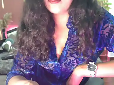 Snapshot of shaalu_sharma chatting on 19, 10, 2025 shaalu sharma online show from 19, 10, 2025