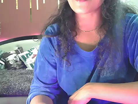 Snapshot of shaalu_sharma chatting on 19, 11, 2025 shaalu sharma online show from 19, 11, 2025