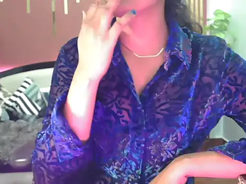 Snapshot of shaalu_sharma chatting on 19, 11, 2025 shaalu sharma online show from 19, 11, 2025