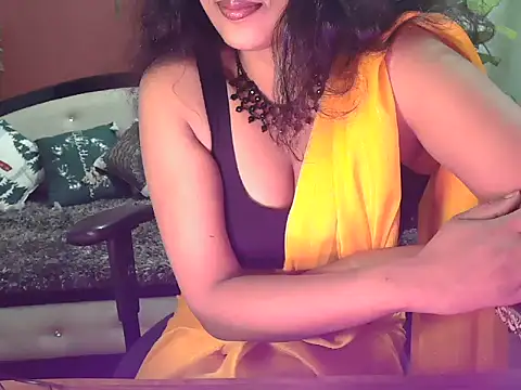 Snapshot of shaalu_sharma chatting on 4, 12, 2025 shaalu sharma online show from 4, 12, 2025