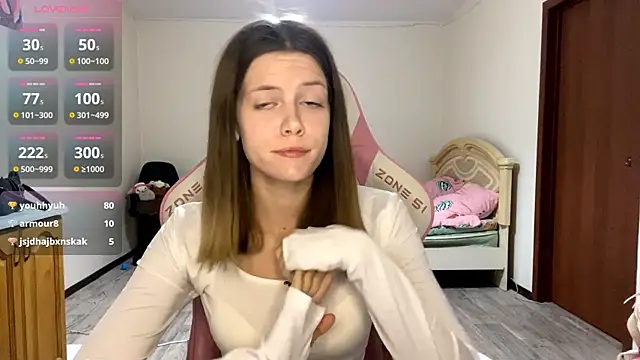 Snapshot of VibeQueenLucy chatting on 15, 9, 2025 VibeQueenLucy online show from 15, 9, 2025