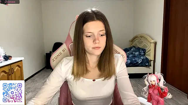 Snapshot of VibeQueenLucy chatting on 23, 9, 2025 VibeQueenLucy online show from 23, 9, 2025