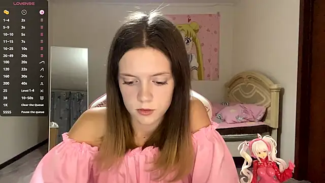 Snapshot of VibeQueenLucy chatting on 5, 10, 2025 VibeQueenLucy online show from 5, 10, 2025